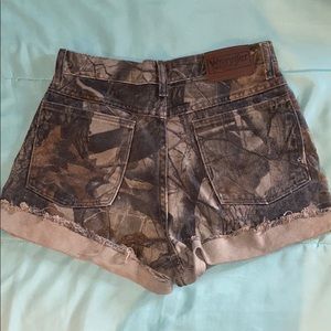 women’s camo wrangler shorts